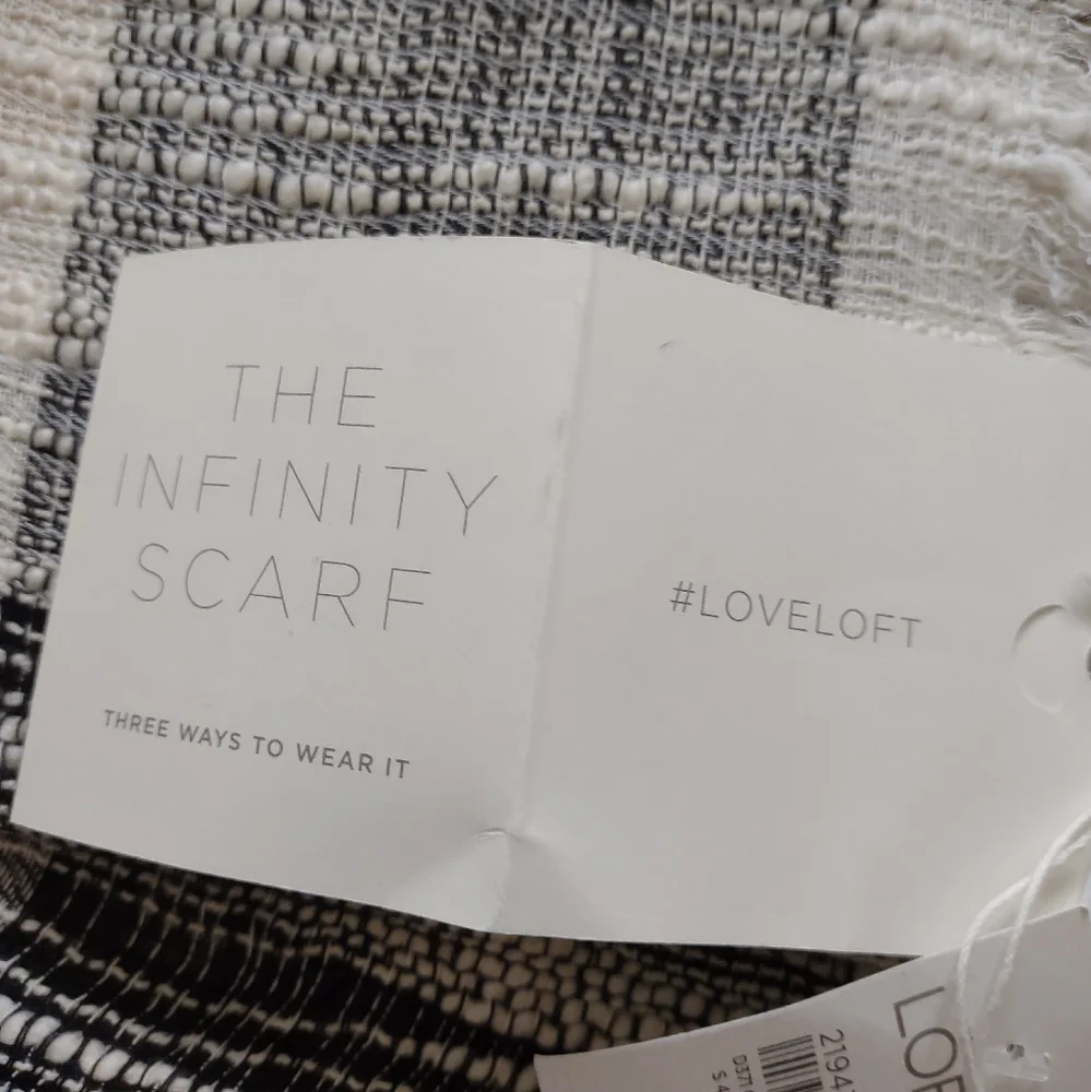 New 🎀 Loft infinity scarf plaid Tartan Knit - Picture 6 of 6